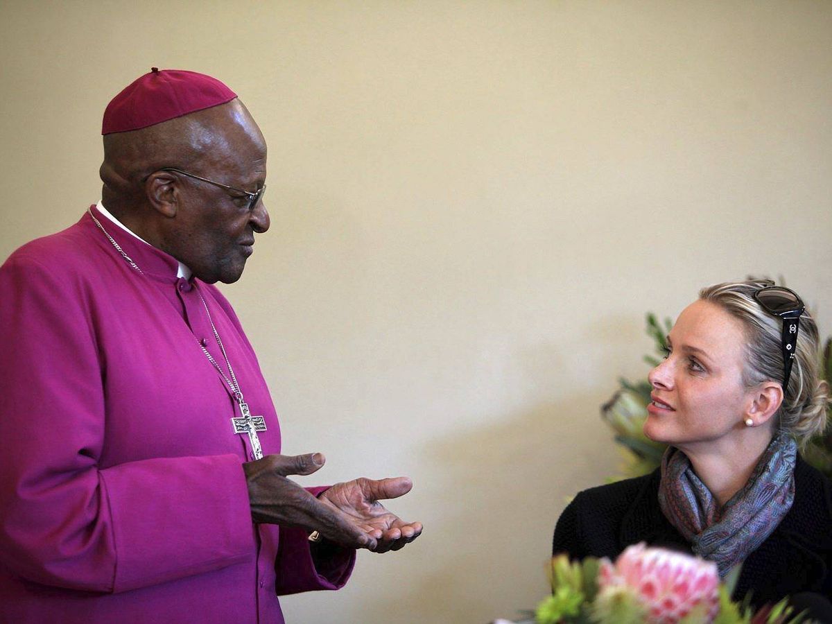Foto: Charlène y Desmond Tutu, en 2011. (EFE/STR)