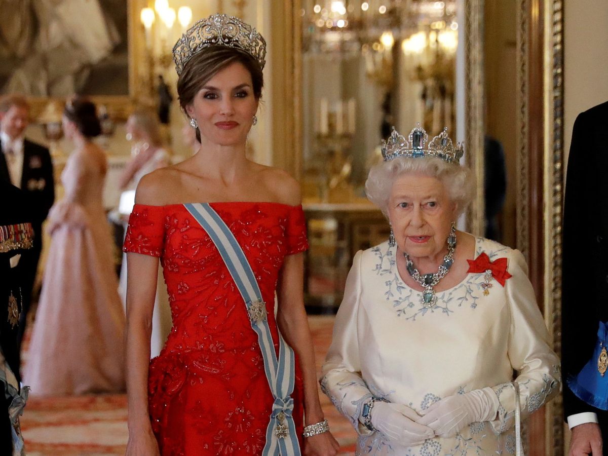 Foto: La reina Letizia con Isabel II en 2017. (Reuters)