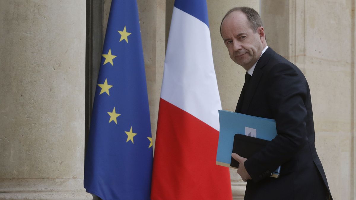 El Gobierno francés recibe a víctimas de ETA para reconducir su política penitenciaria
