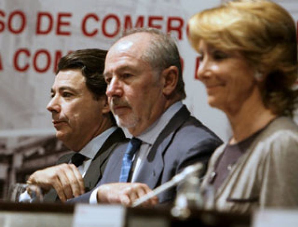 Foto: Rato no aguanta el envite de Caja Madrid y cede ante PSOE y sindicatos