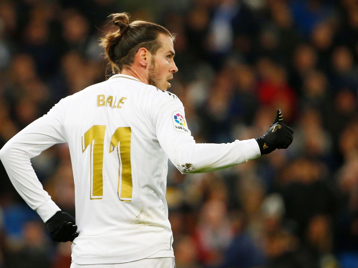 Foto: Gareth Bale cuando saltó al césped ante la Real Sociedad entre pitos. (Reuters)