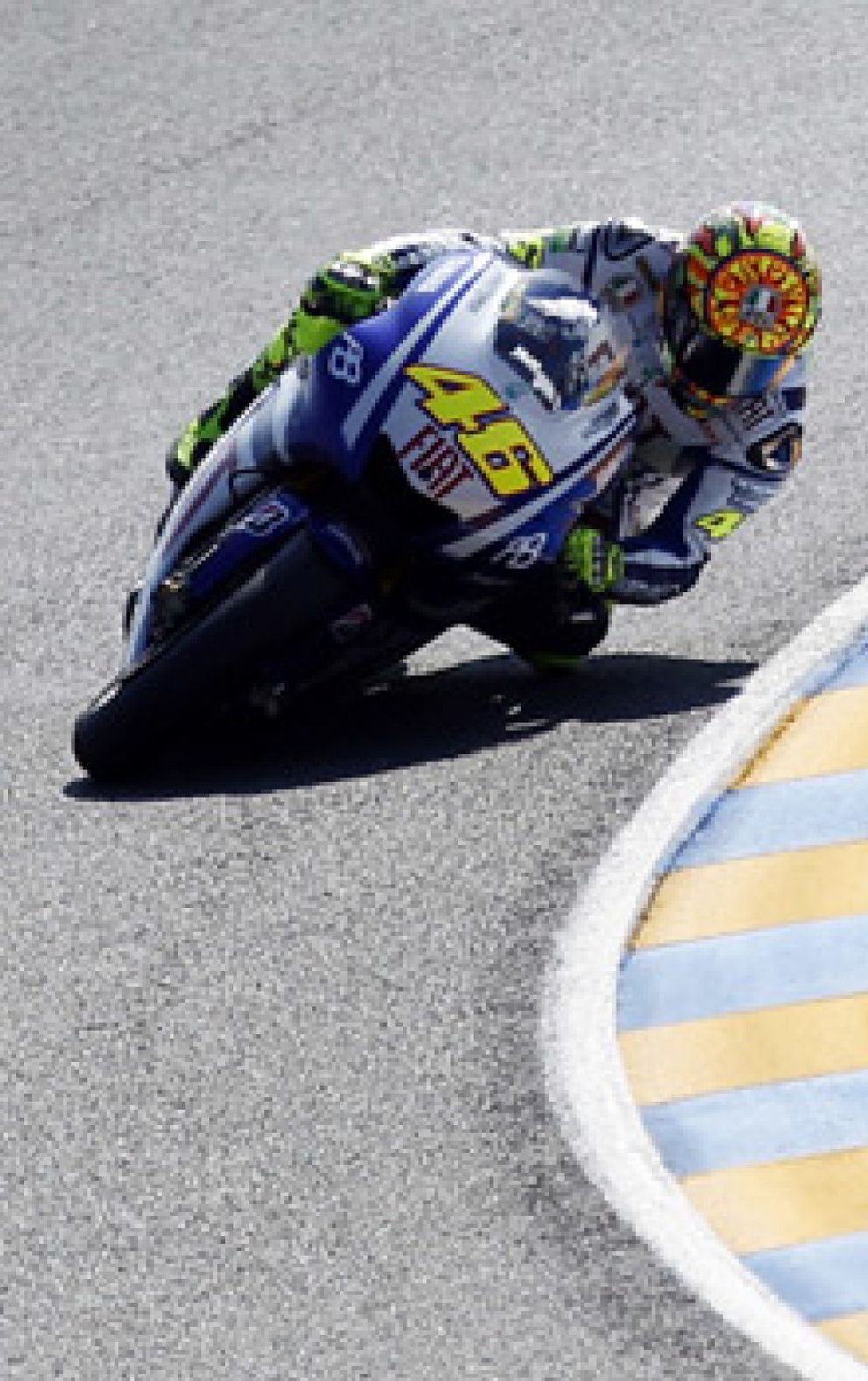 Foto: Rossi logra la 'pole' en MotoGP en el circuito de Le Mans