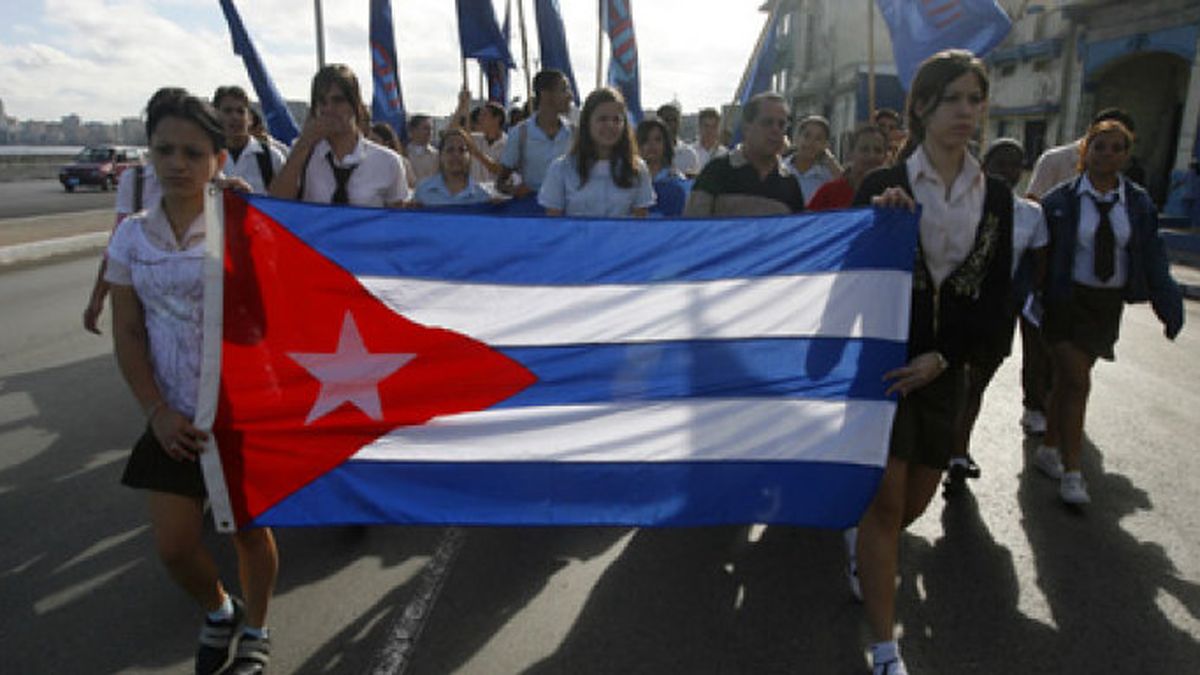 Obama ordena levantar las restricciones a los viajes y remesas a Cuba