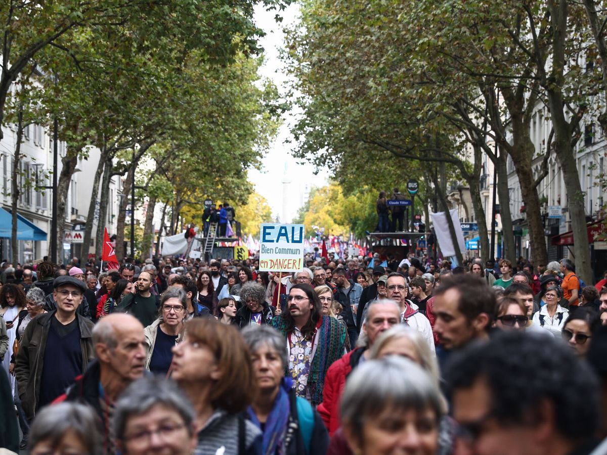 Foto: La protesta contra la inacción climática de París. (EFE/Mohammed Badra)