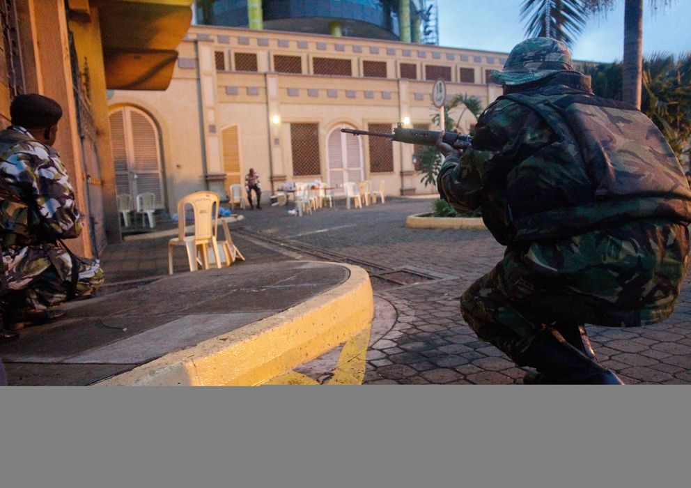 Foto: El Ejército de Kenia ataca el centro comercial de Nairobi (Efe)