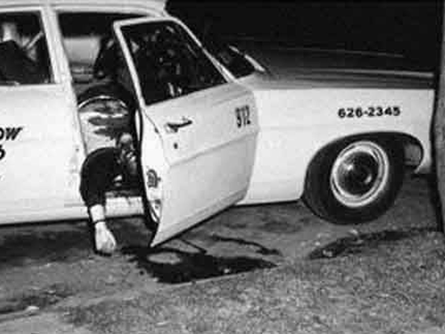 El cadáver de Paul Lee Stine, en su taxi.