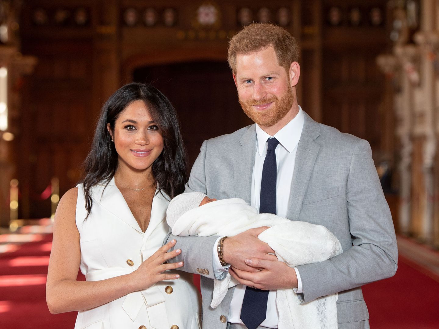 Presentación oficial del primer hijo del príncipe Harry y Meghan Markle. (Reuters)