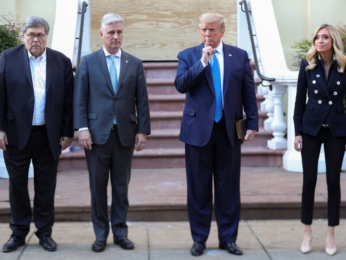 Foto: El presiente de EEUU, Donald Trump, junto a Robert O’Brien (a su derecha) en una foto de archivo (Reuters)
