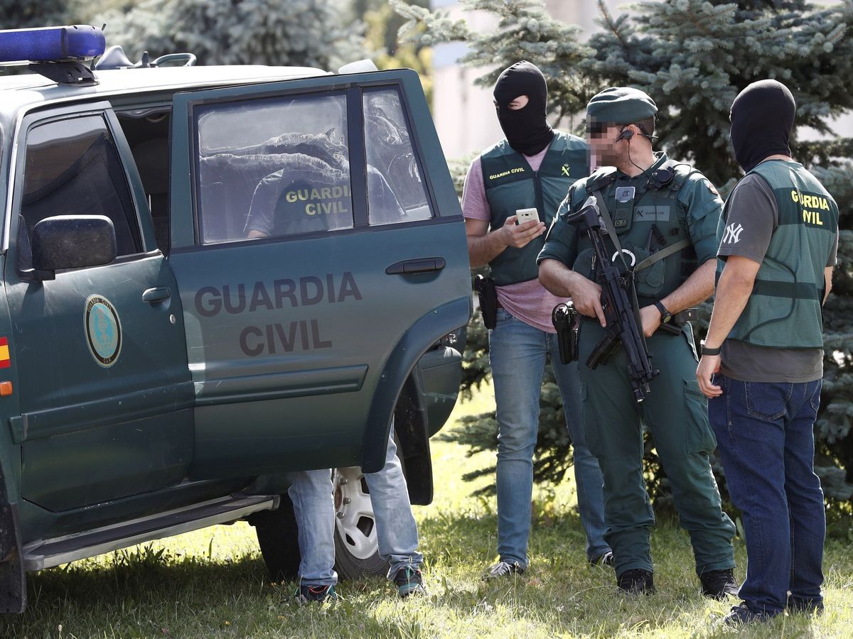 Foto: Foto de archivo de una operación contra el yihadismo de la Guardia Civil (EFE)