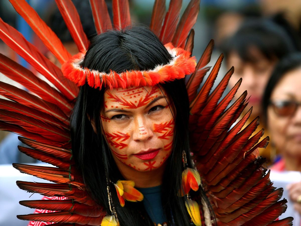 Foto: Una indígena participa en la manifestación organizada por Extinction Rebellion. (EFE)