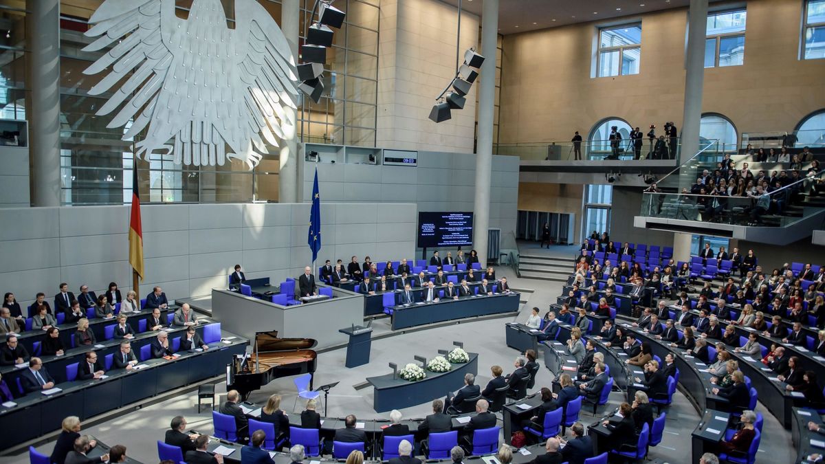 Hackers difunden los datos personales de políticos alemanes, excepto de ultraderecha