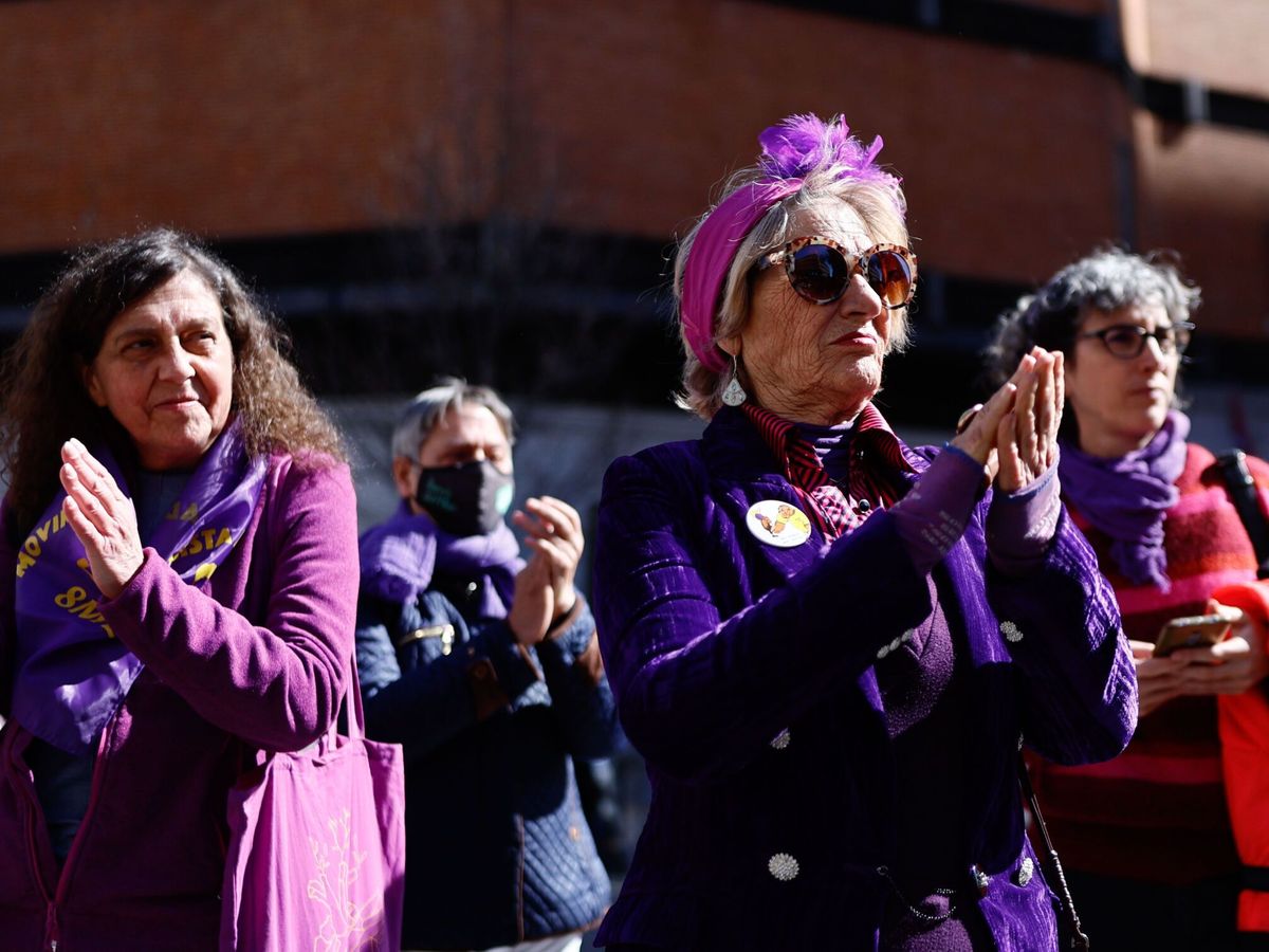 Foto: Día Internacional de la Mujer, 8M: horario de la manifestación del 8 de marzo en Barcelona. (EFE/Rodrigo Jiménez)