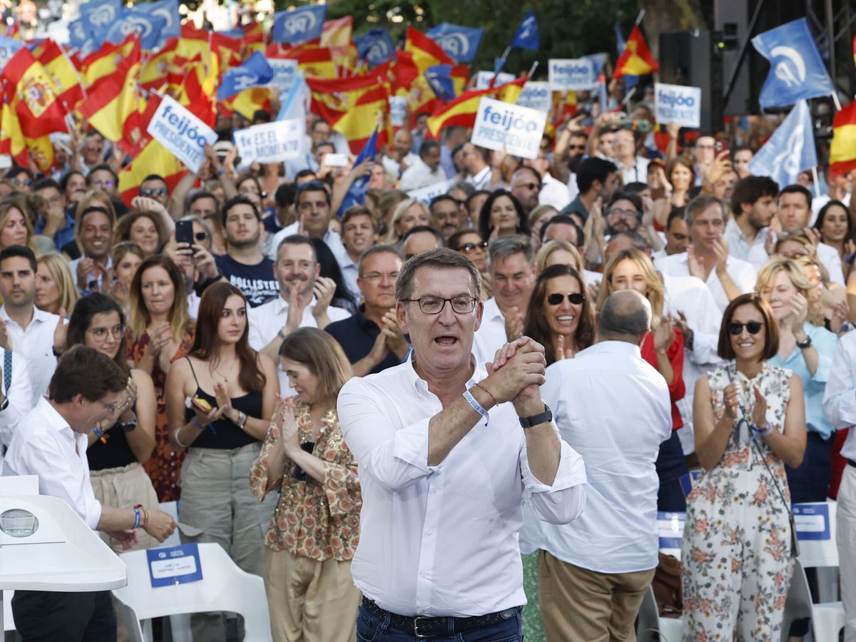 Foto: El líder del PP, Alberto Núñez Feijóo, durante un acto electoral en Madrid. (EFE/Juanjo Martín)