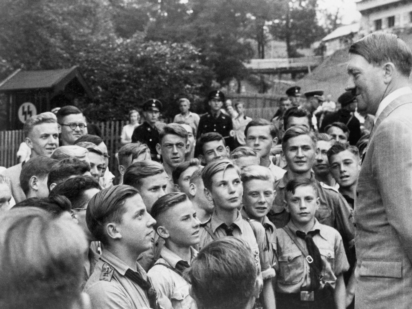 Con las Juventudes Hitlerianas, en 1937. (Cordon Press)