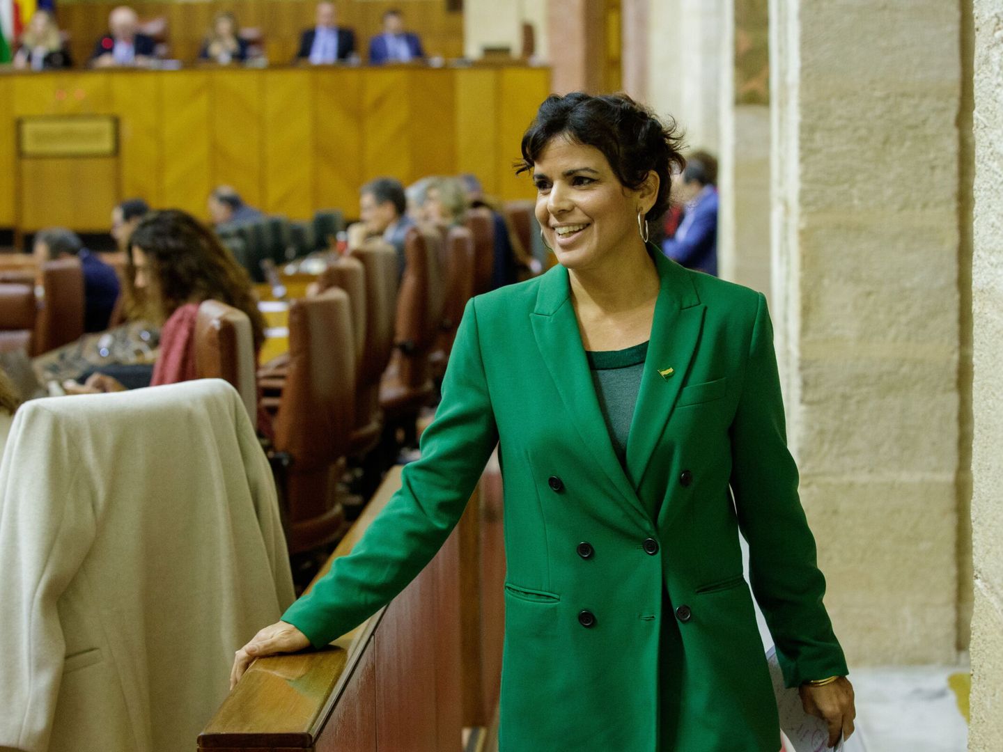 Teresa Rodríguez, líder de Adelante Andalucía, tras su última intervención en el Parlamento andaluz (EFE / Julio Muñoz)