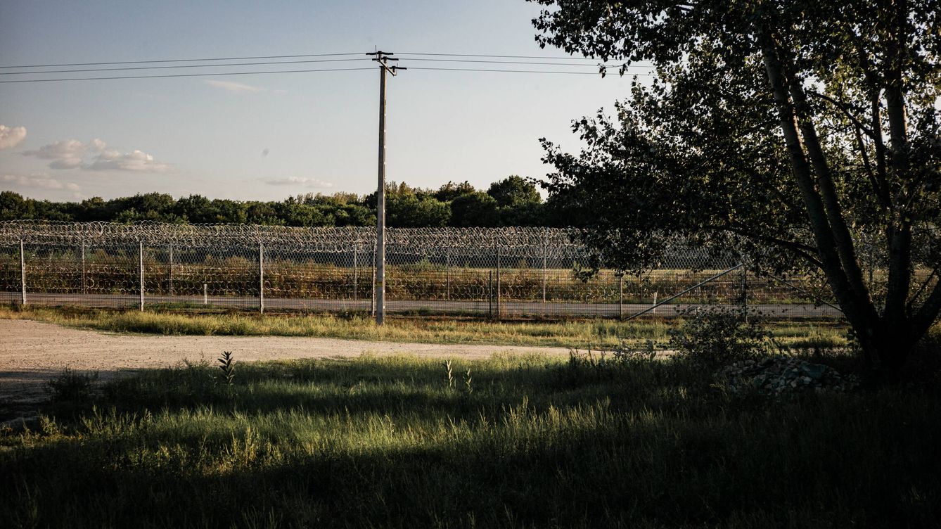 Foto: La valla en la frontera entre Hungría y Serbia. (Thomas Devenyi)