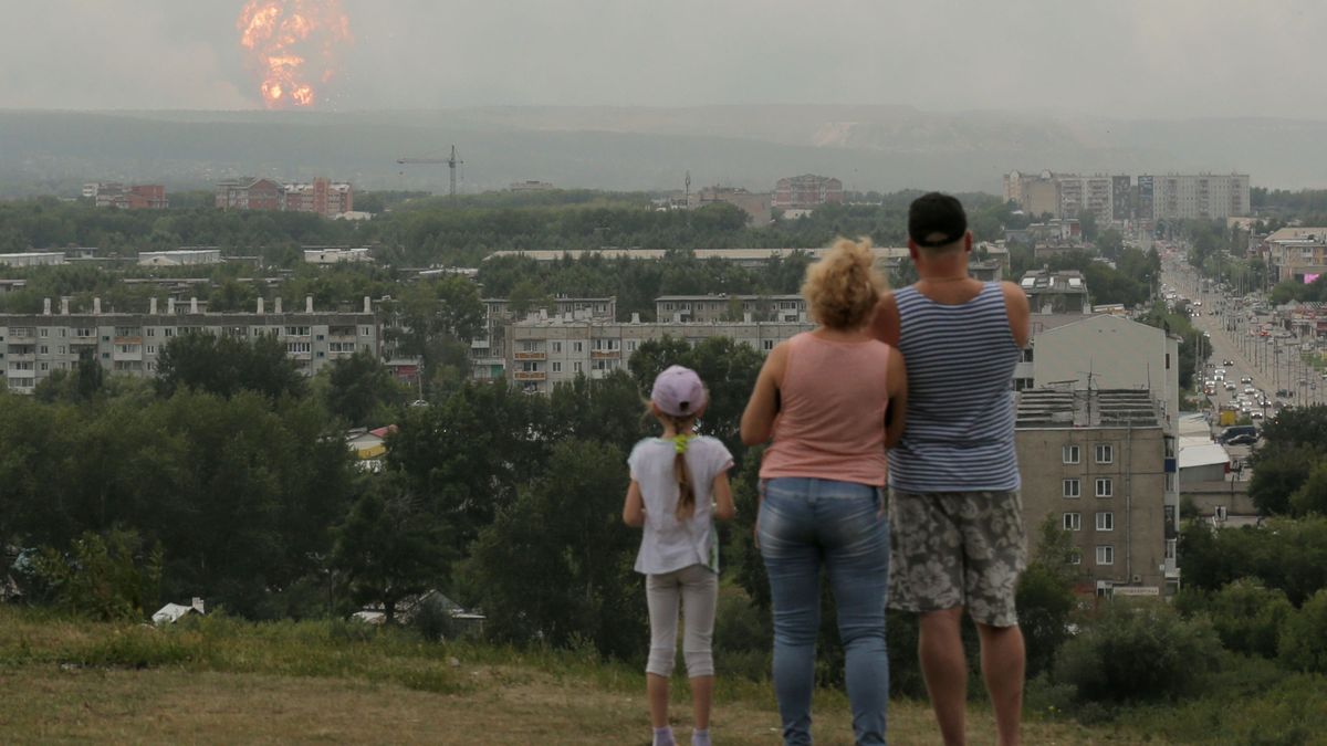 3.300 evacuados por una explosión en un almacén de armas ruso
