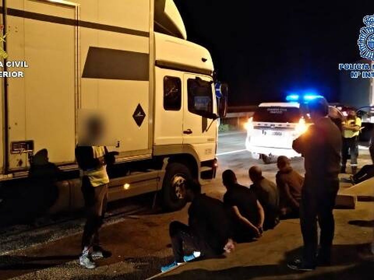 Foto: Detención de miembros del grupo criminal. (Policía Nacional)