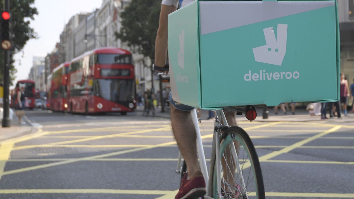 Competencia de Reino Unido investiga la entrada de Amazon en Deliveroo