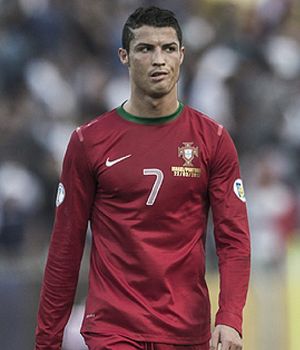 Cristiano Ronaldo también es el salvavidas de Portugal pero Coentrao le ‘roba’ los halagos