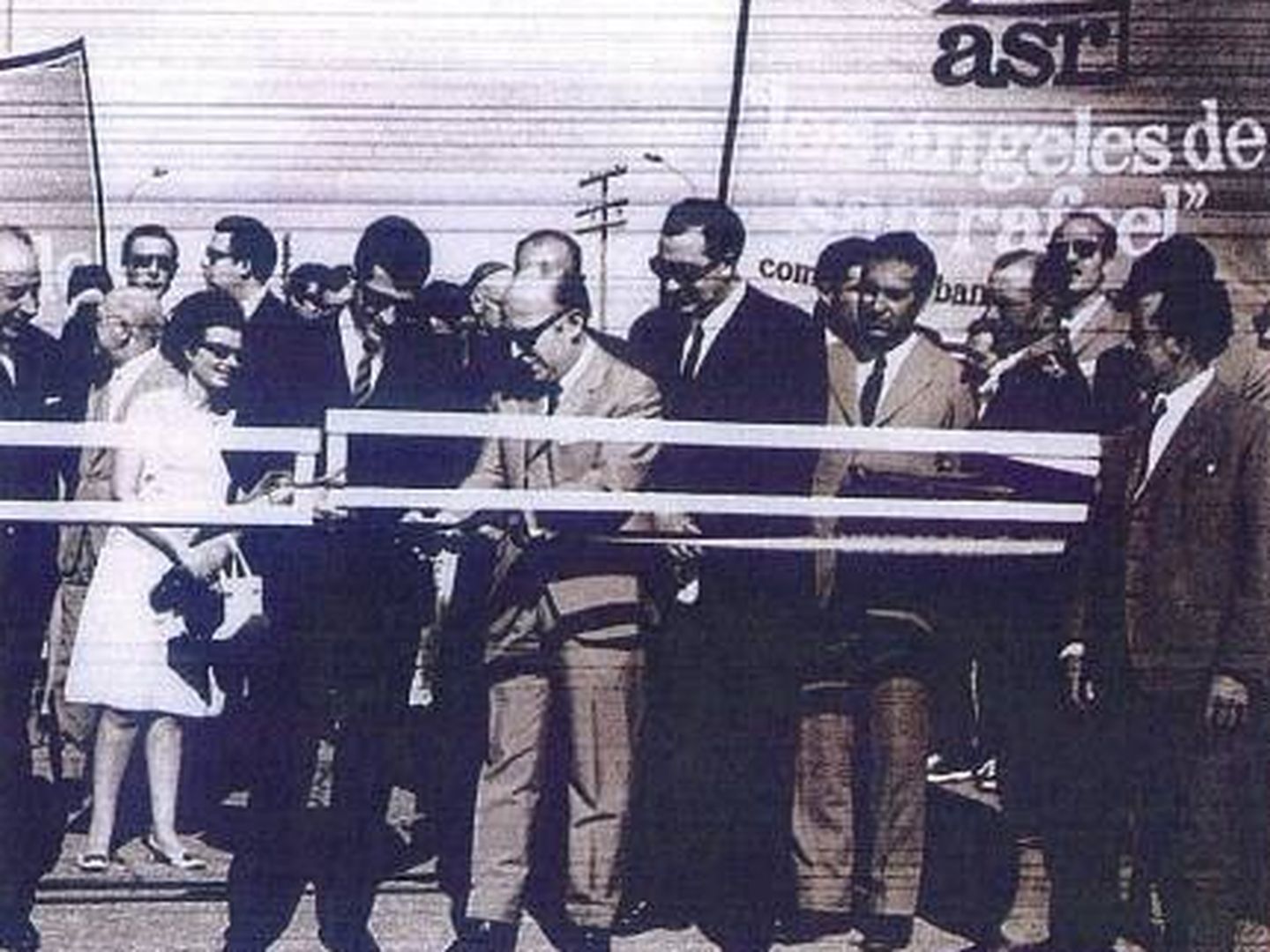 Adolfo Suárez y Jesús Gil en la inauguración de Los Ángeles de San Rafael en junio de 1968. (Foto cedida por Gilmar)