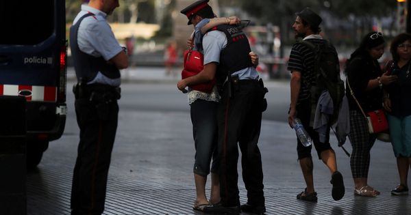 Foto: Los mossos en Las Ramblas de Barcelona. (Reuters)