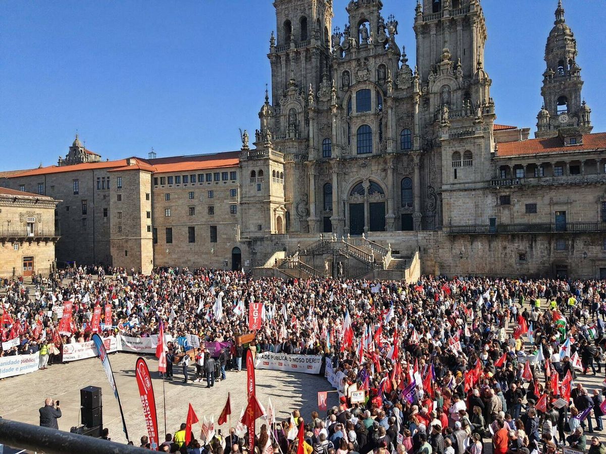 Foto: Manifestación por la Sanidad en la Plaza del Obradoiro
