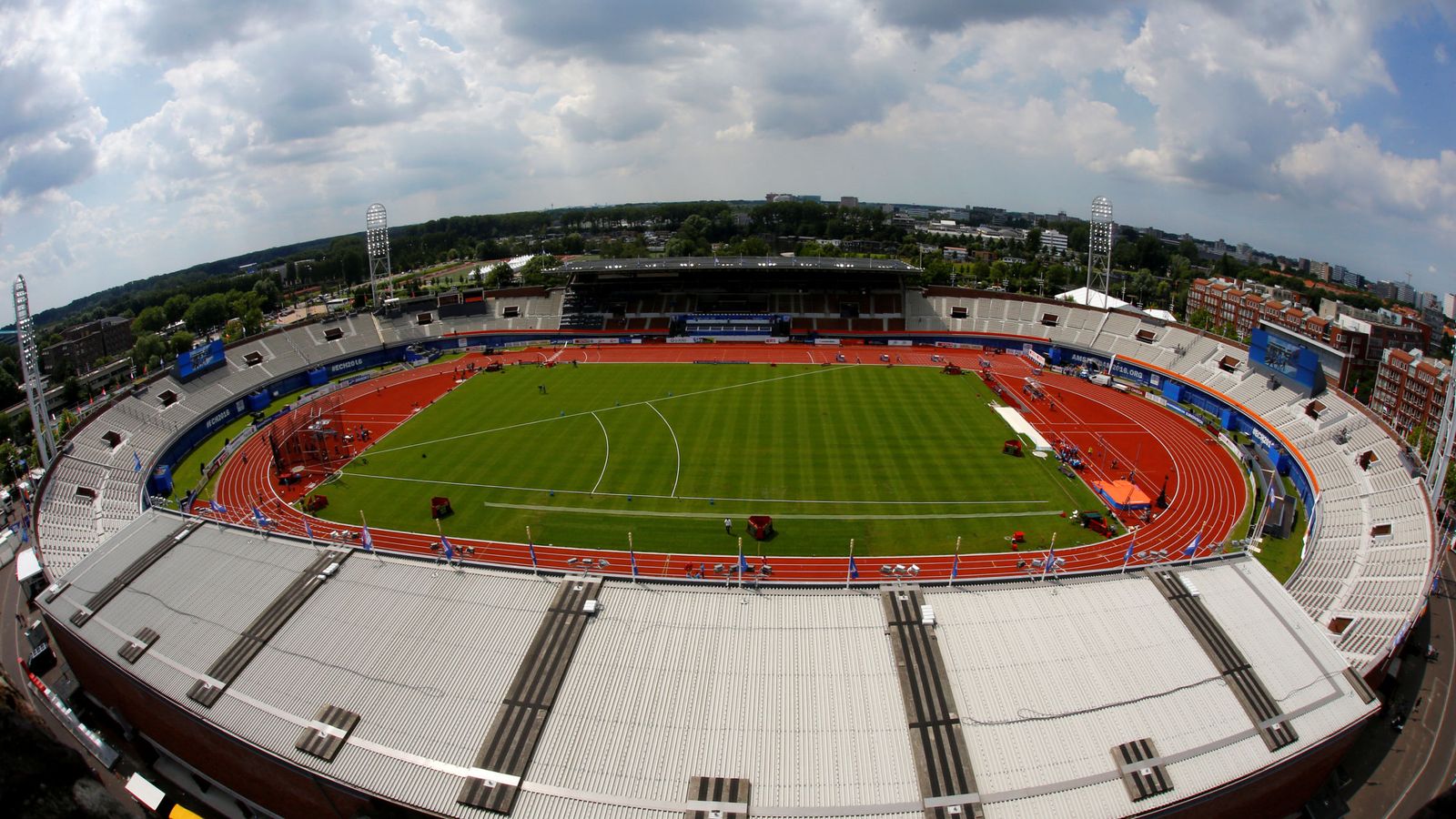 Foto: Vista panorámica del Estadio Olímpico de Ámsterdam, sede del Campeonato de Europa de Atletismo (Michael Kooren/Reuters)