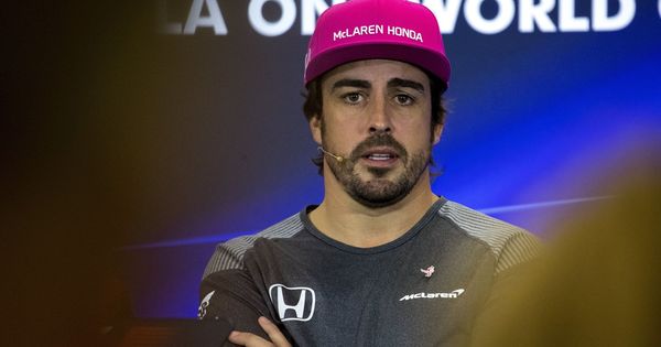 Foto: Fernando Alonso durante la rueda de prensa del GP de EEUU. (EFE)