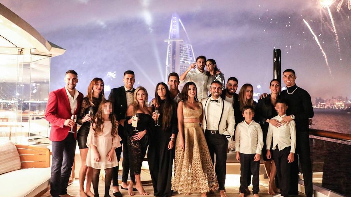 Cristiano en Dubai, Carbonero en la playa y Ricky Martin, papá de nuevo: fin de año VIP
