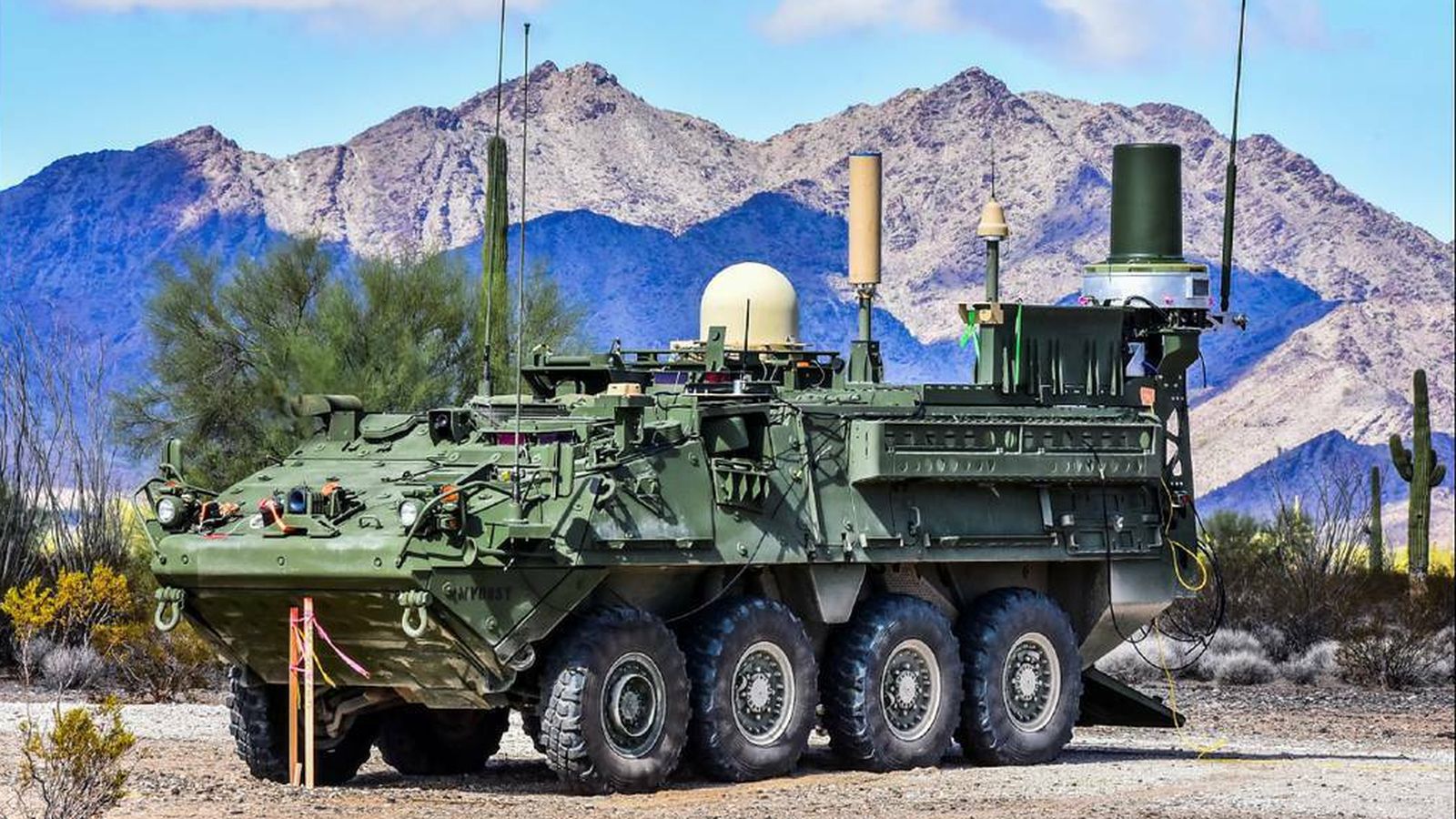 Sistema de guerra electrónica Tactical Electronic Warfare System (TEWS) sobre vehículo Stryker. (US Army) 