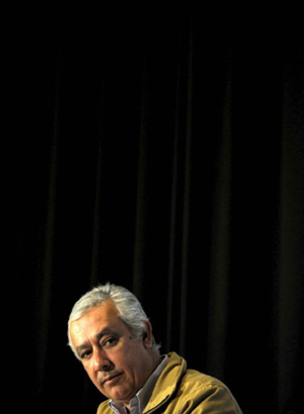 Foto: Arenas mantiene como alcalde de Alhaurín el Grande al imputado Juan Martín Serón