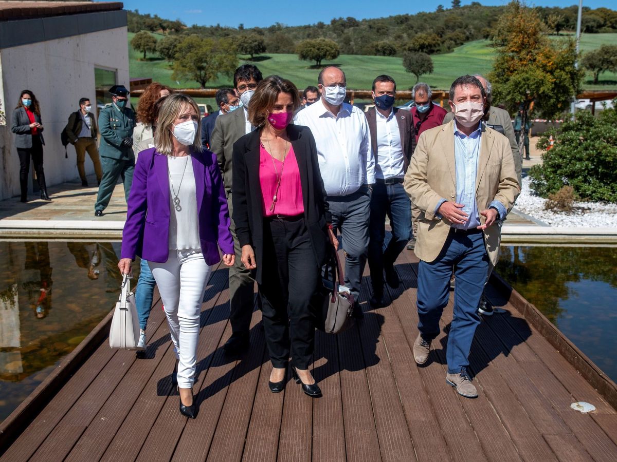 Foto: La ministra Teresa Ribera visita el Parque de Cabañeros. (EFE)