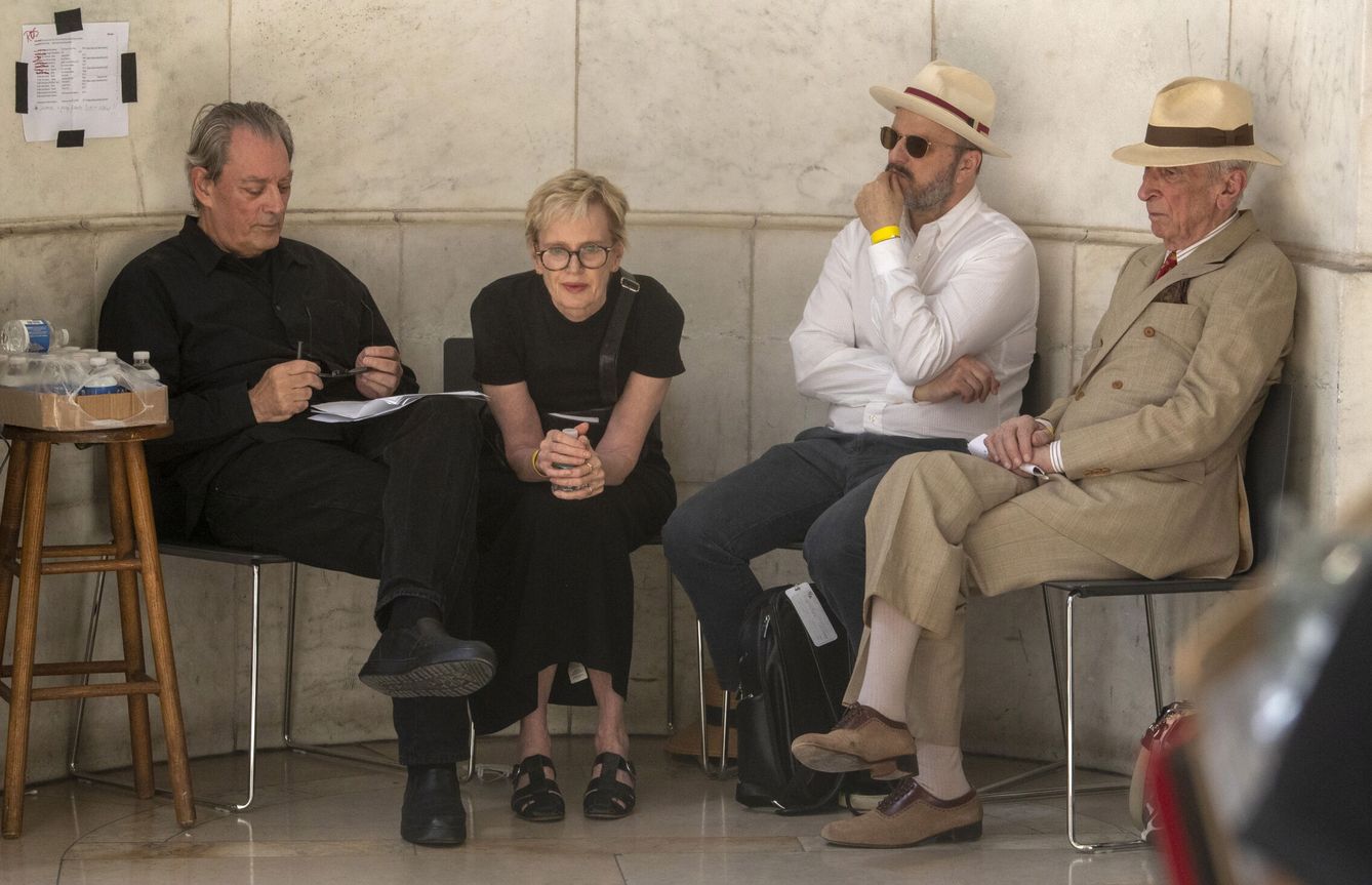 Los escritores Paul Auster (izquierda), Siri Hustvedt, Colum McCann y Gay Talese en la Biblioteca Pública de Nueva York en  agosto de 2022. (Reuters)
