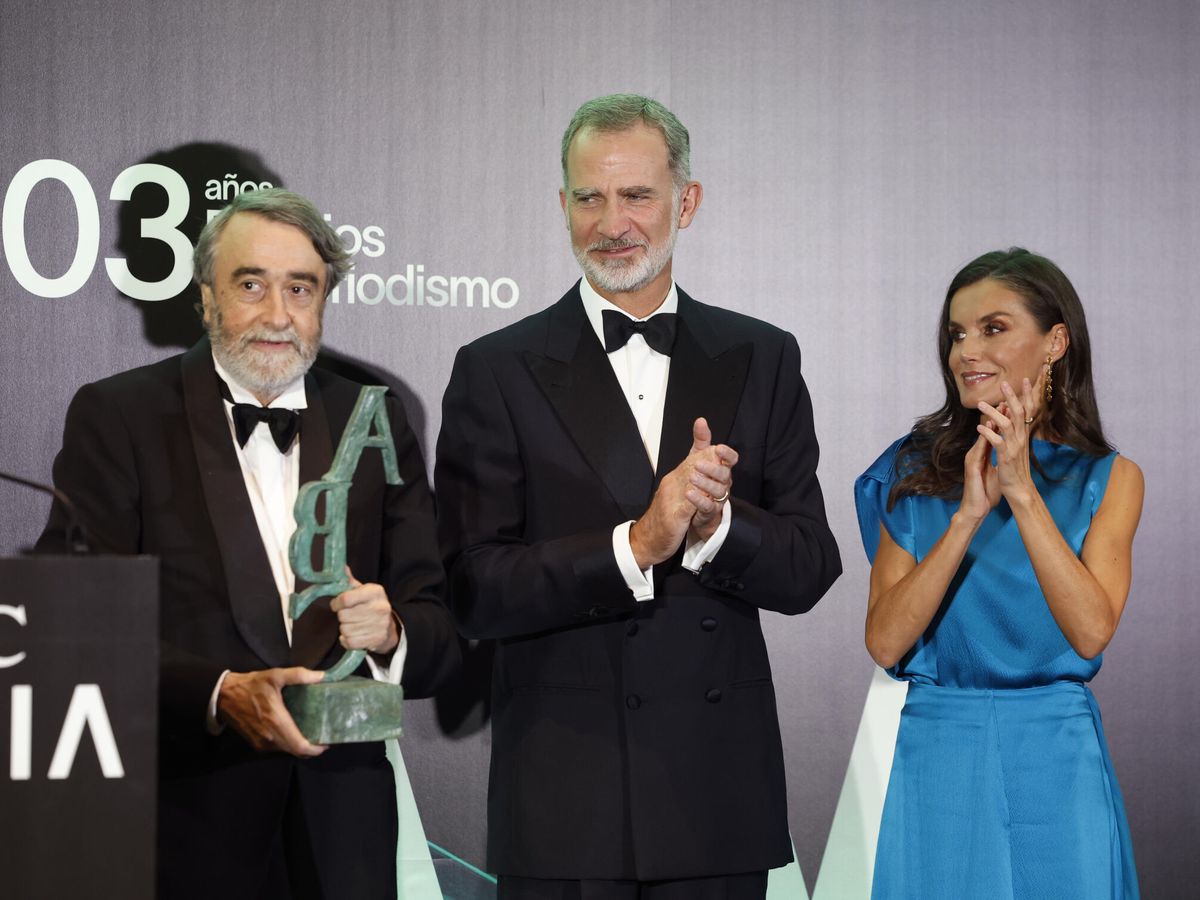 Foto: Los Reyes de España, en los Premios ABC de Periodismo. (EFE/Pool/Juanjo Martín)