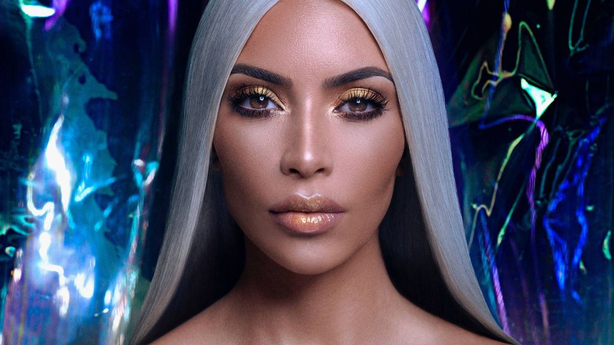 Los secretos de Kim Kardashian para mantener su melena oxigenada perfecta