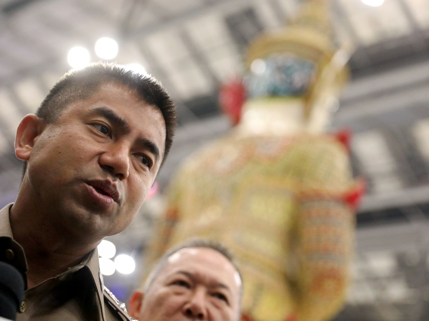 El jefe del departamento de Inmigración de Tailandia, Surachate Hakparn, durante una rueda de prensa en Bangkok. (Reuters)