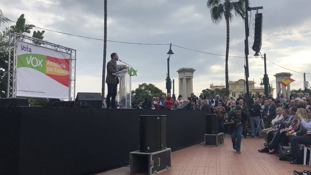 Foto: Intervención de Santiago Abascal en Plaza de la Marina de Málaga (Agustín Rivera).