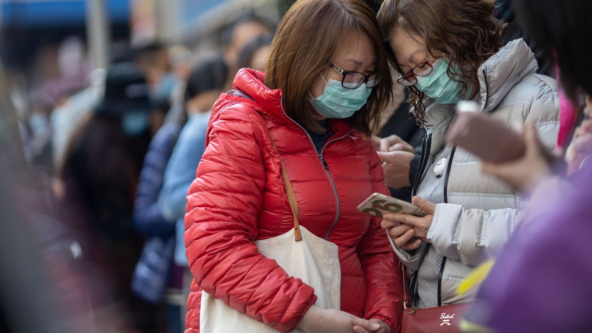 China multa con 400.000€ a la farmacia que multiplicó el precio de sus mascarillas