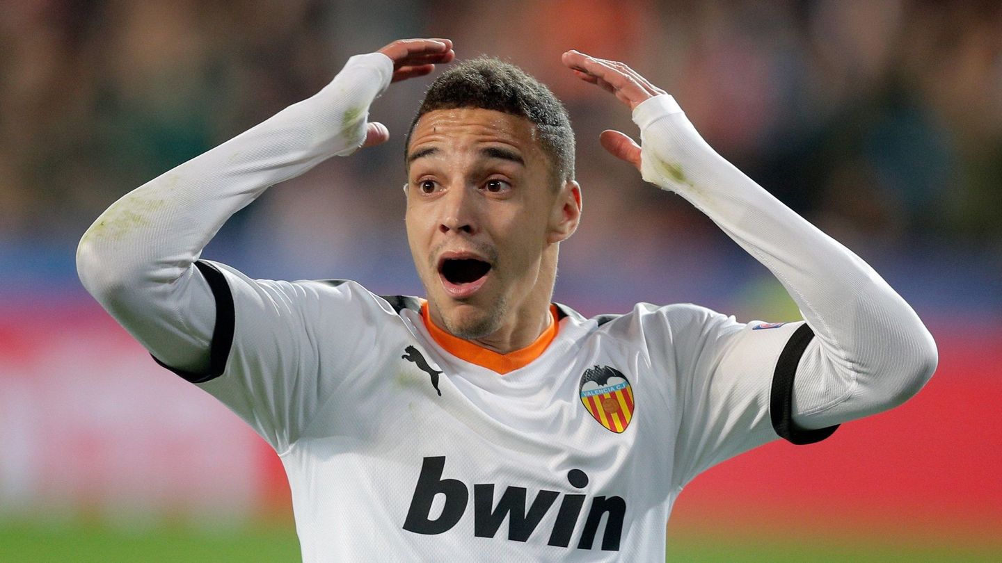 Rodrigo gesticula durante el reciente encuentro contra el Chelsea. (EFE)
