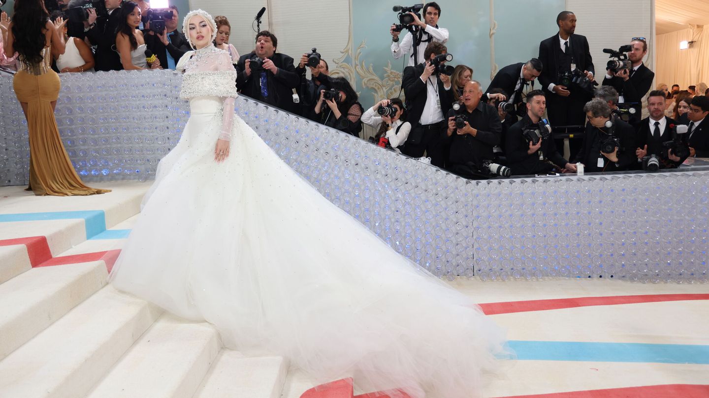 Cásate a lo Chanel e inspírate con estos 10 vestidos de novia de la Met Gala