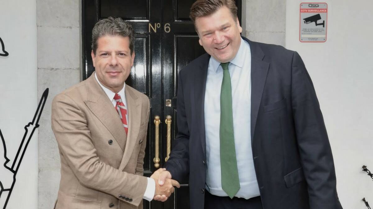 El ministro de Defensa de Reino Unido viaja a Gibraltar en un nuevo pico de tensión
