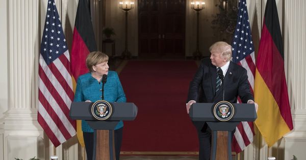 Foto: El presidente de EE.UU., Donald Trump, y la canciller alemana, Angela Merkel, durante una rueda de prensa conjunta tras su reunión en la Sala Este de la Casa Blanca. (EFE)