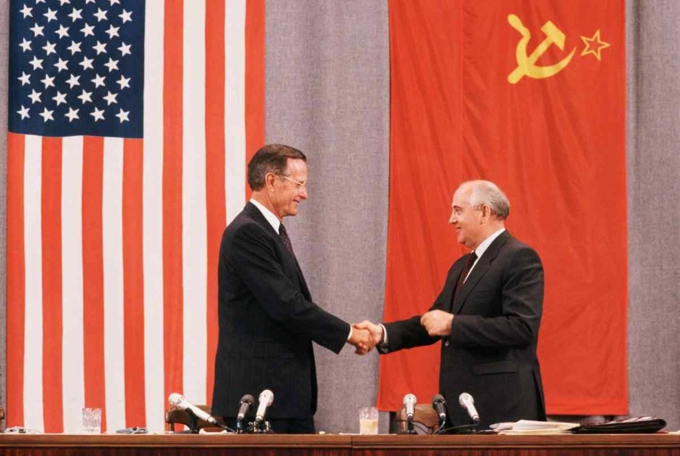 George Bush y Mijaíl Gorbachov.