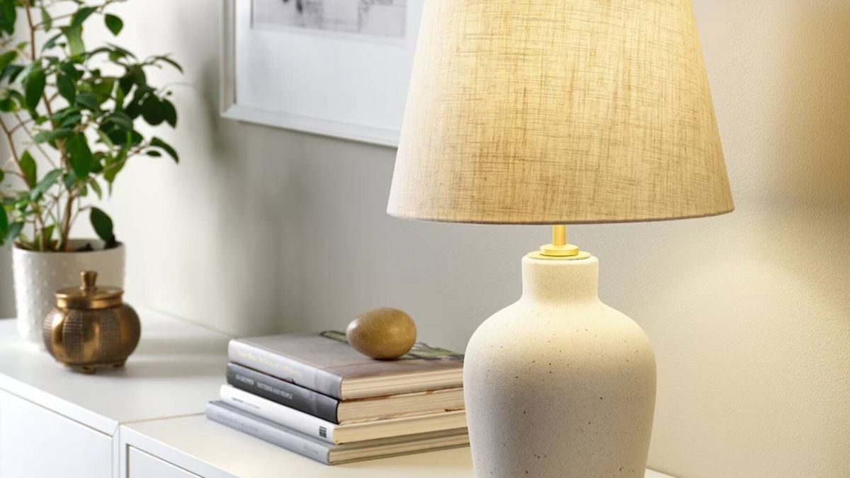 La nueva lámpara de Ikea suma el toque de calma que tu casa necesita