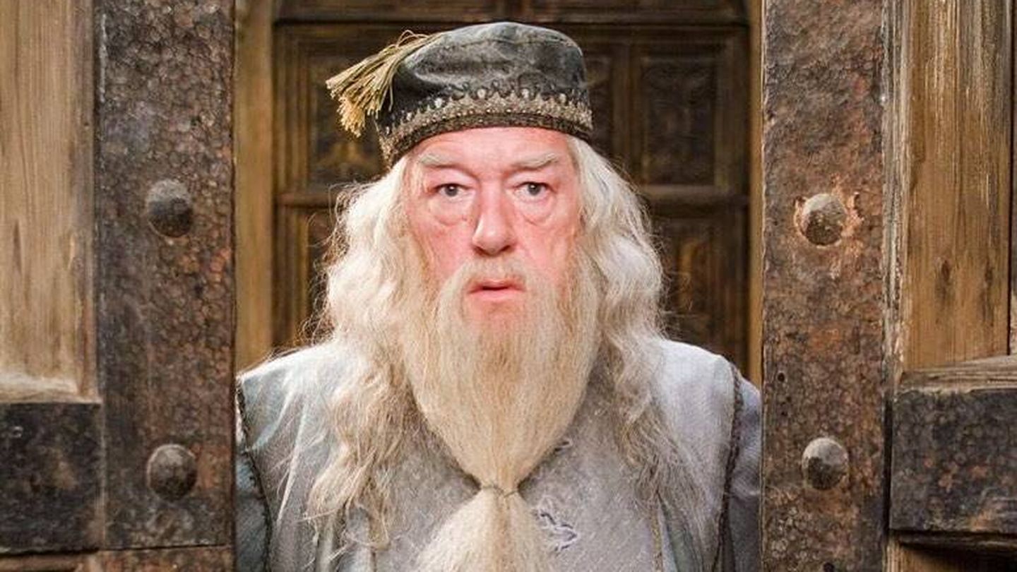 El actor en su papel de Dumbledore. (Cortesía Warner Home Video)