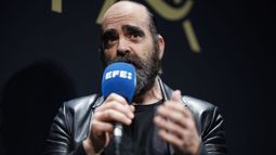 El desayuno de Luis Tosar a sus 54 años: "Mi desayuno ideal son huevos fritos con bacon, pan y un buen café con leche"