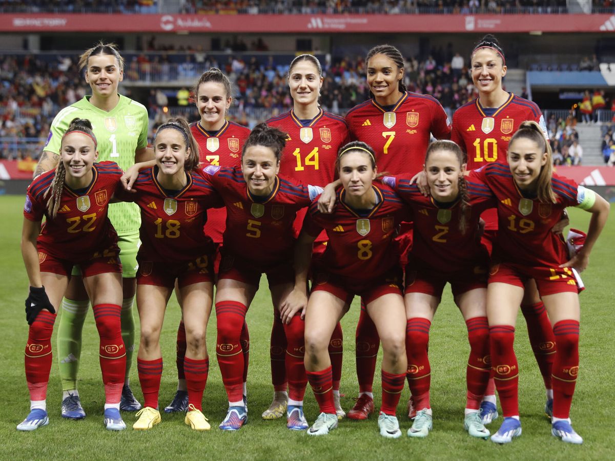 Foto: La Selección Española femenina en un partido contra Suecia. (EFE/Jorge Zapata)