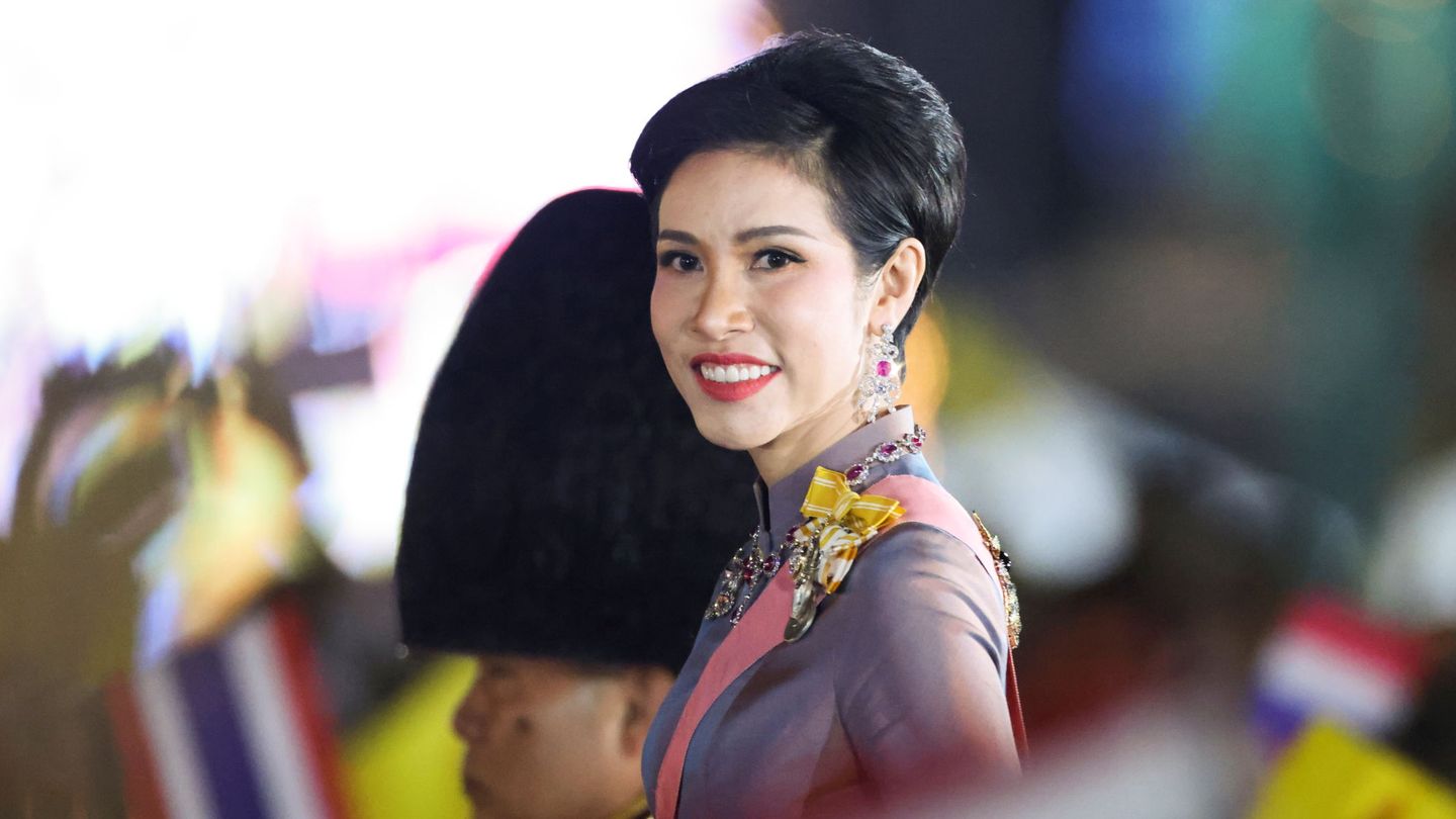 Sineenat, la concubina oficial del rey de Tailandia. (Reuters)