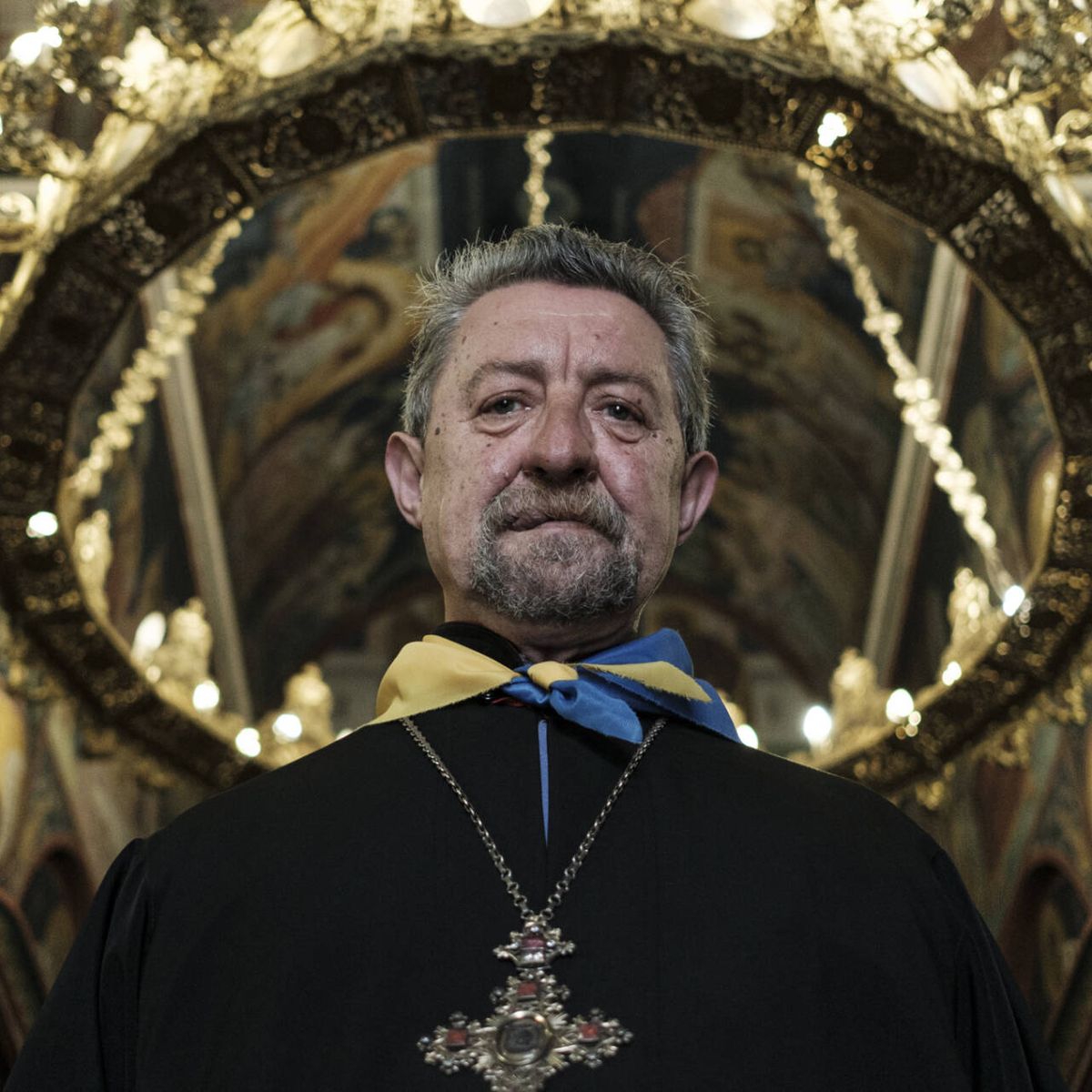 La guerra del padre Konstyantyn: hoy líder de la iglesia ucraniana, ayer  soldador en Murcia